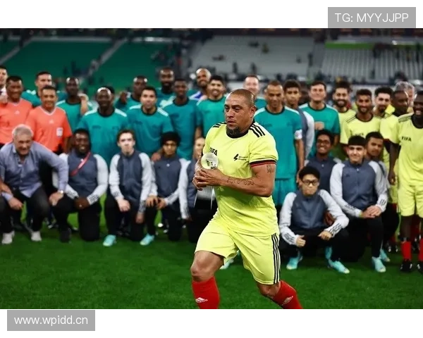 因凡蒂诺谈国际足联收入结构与世界杯